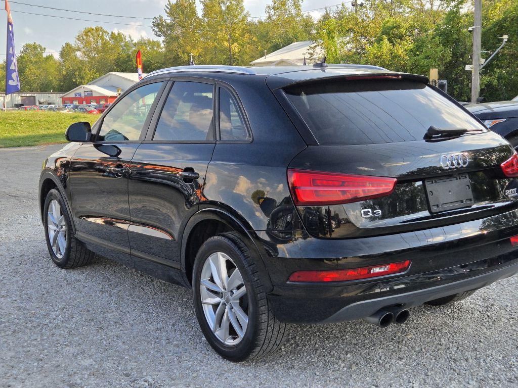 Photo 7 of this AUDI Q3