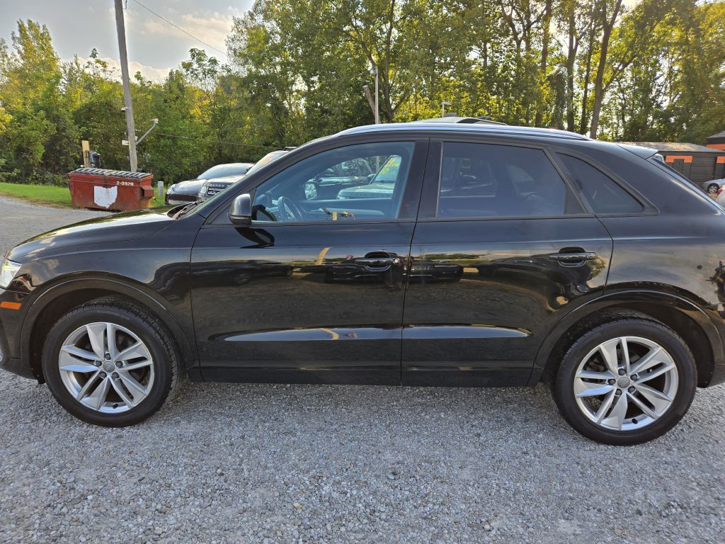 Photo 8 of this AUDI Q3