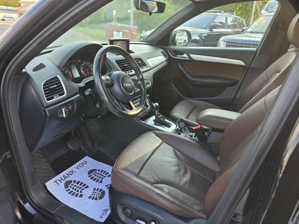 Photo 13 of this AUDI Q3