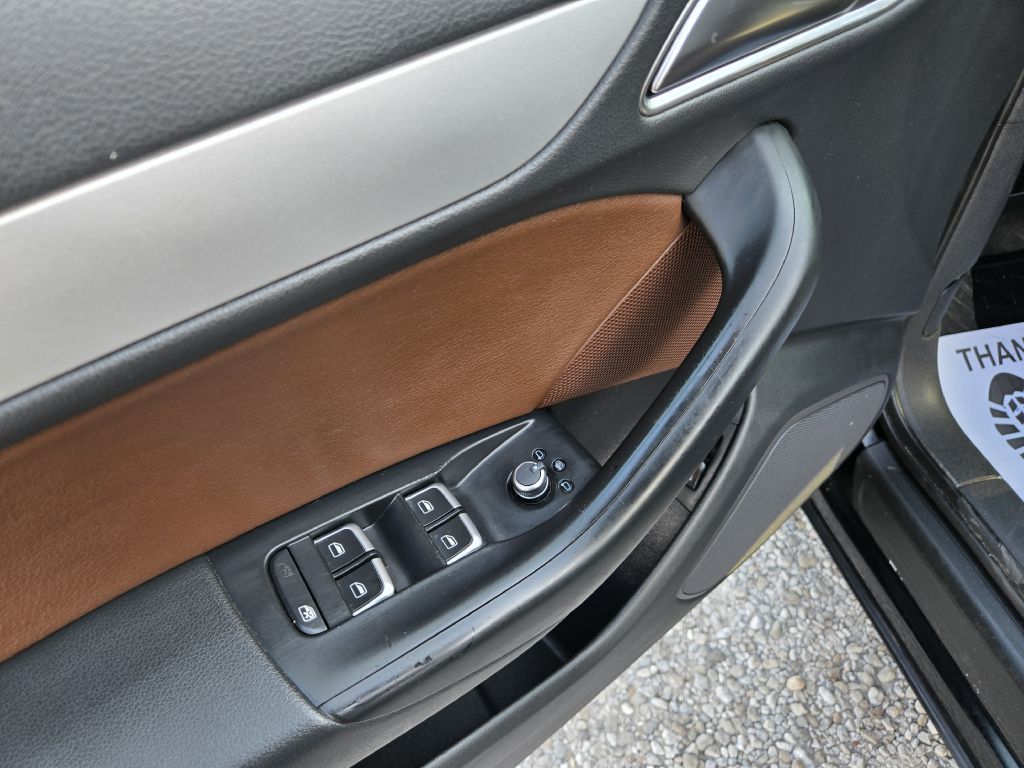 Photo 15 of this AUDI Q3
