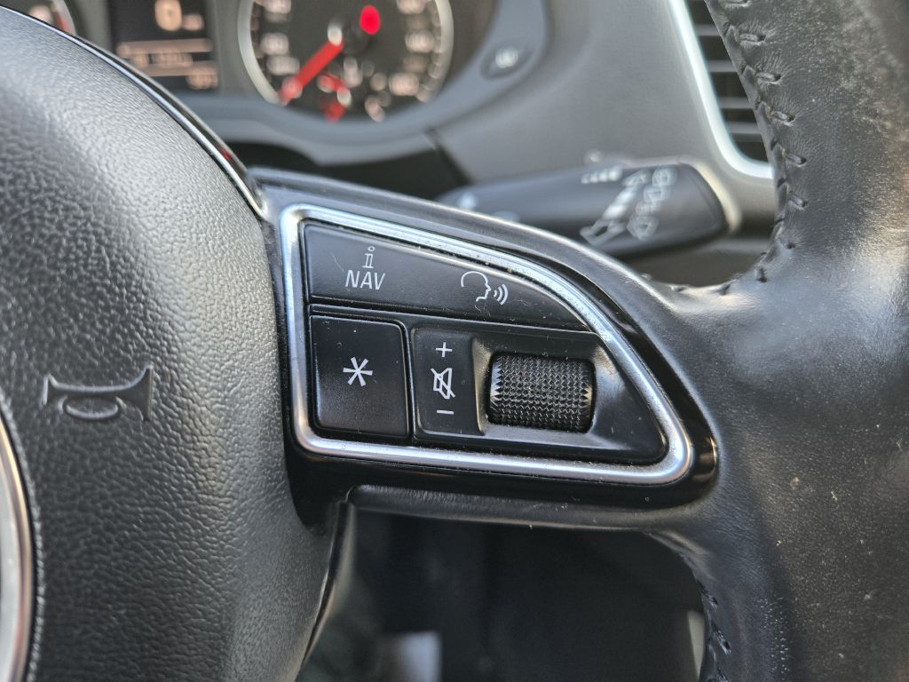 Photo 19 of this AUDI Q3