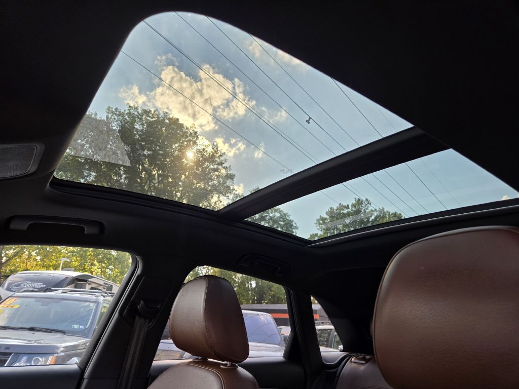 Photo 28 of this AUDI Q3