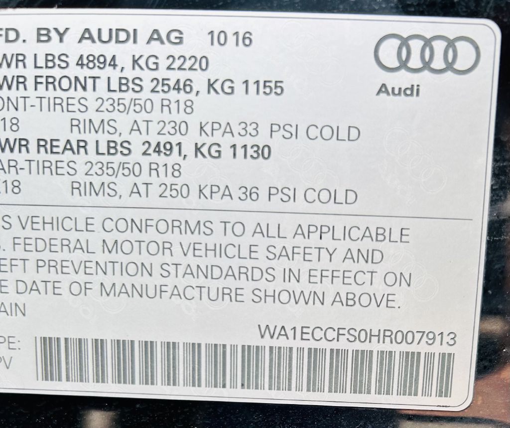 Photo 33 of this AUDI Q3