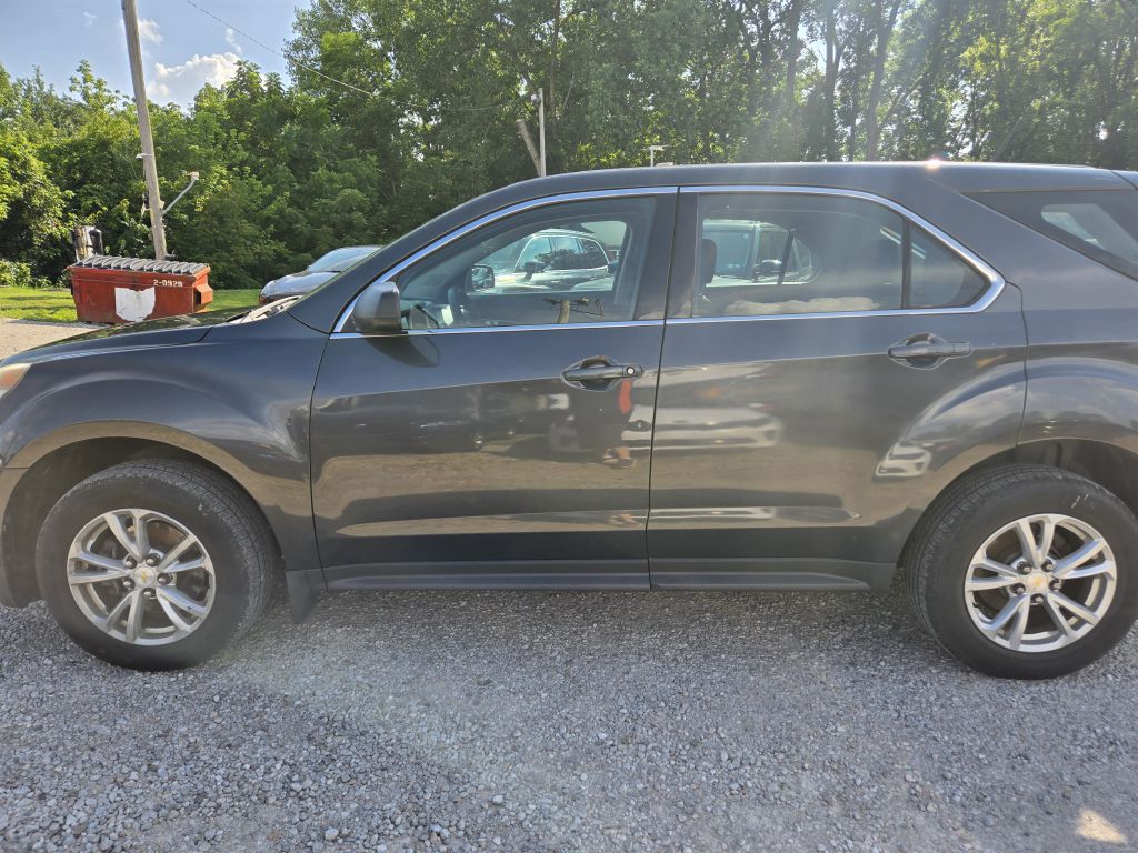 Photo 8 of this CHEVROLET EQUINOX