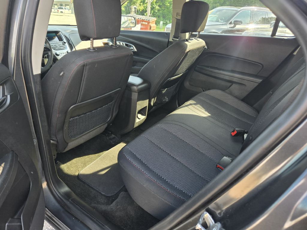 Photo 24 of this CHEVROLET EQUINOX
