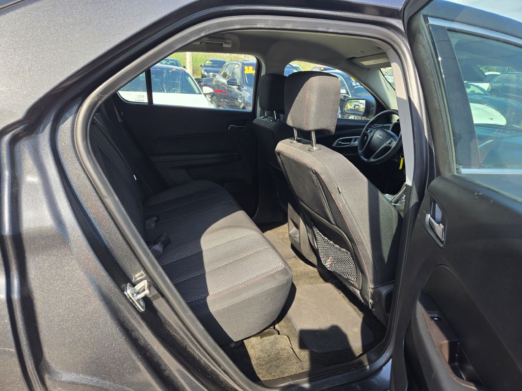 Photo 25 of this CHEVROLET EQUINOX