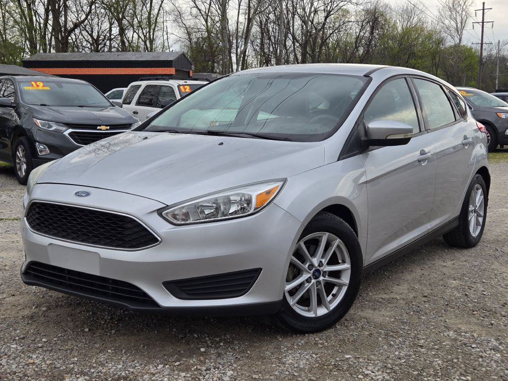 Silver 2017 Ford Focus SE Hatchback Hatchback Front-Wheel Drive Automatic