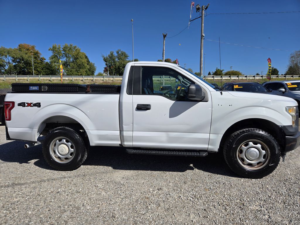 Photo 4 of this FORD F150
