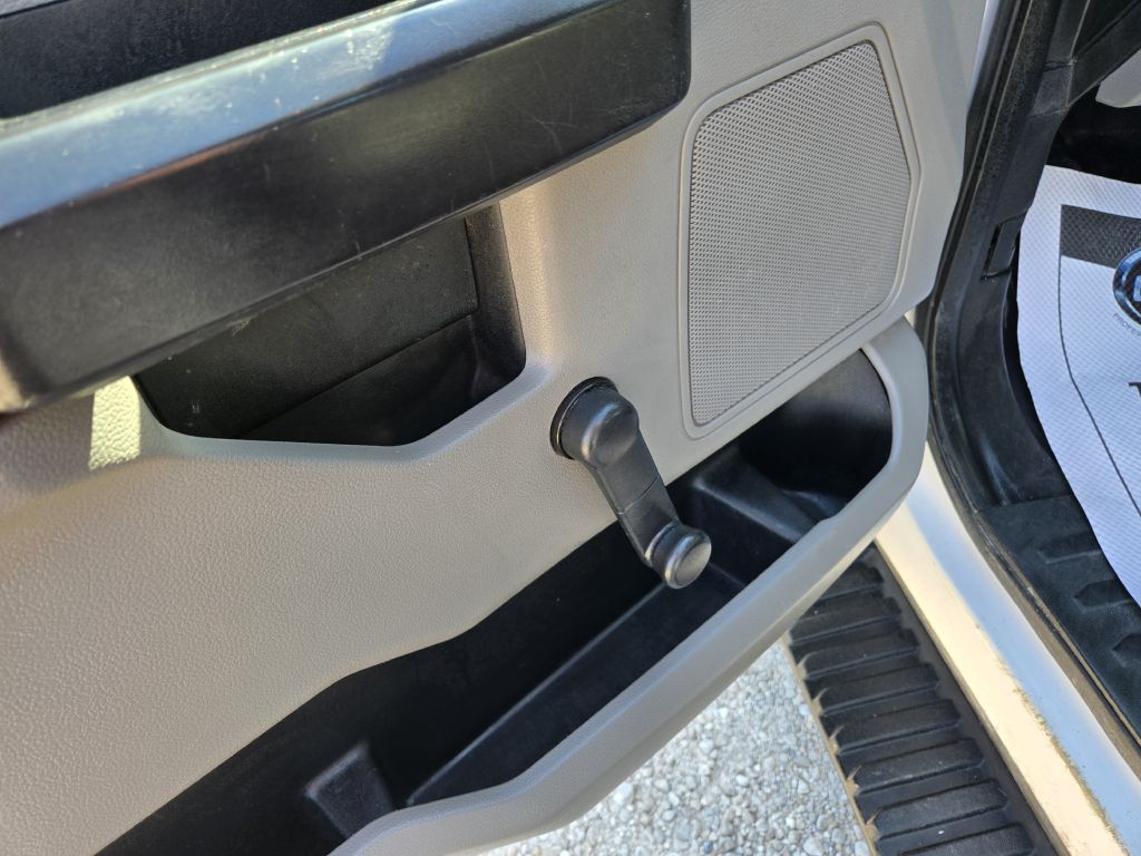 Photo 17 of this FORD F150