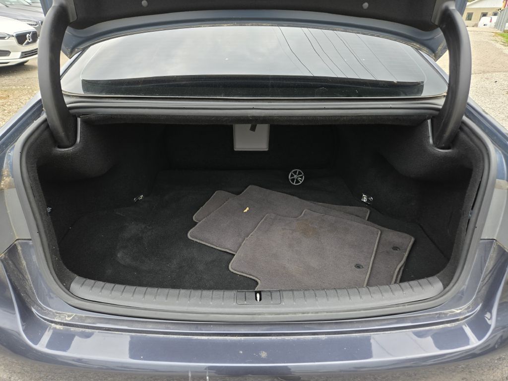 Photo 30 of this GENESIS G80