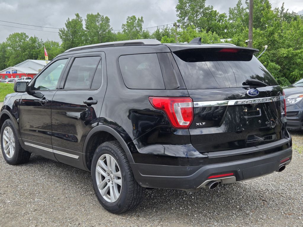 Photo 7 of this FORD EXPLORER