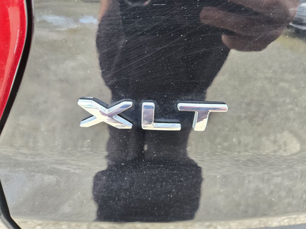 Photo 11 of this FORD EXPLORER