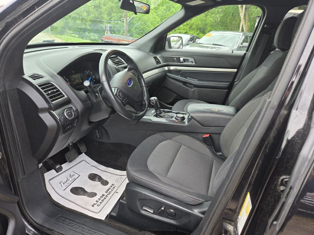 Photo 13 of this FORD EXPLORER