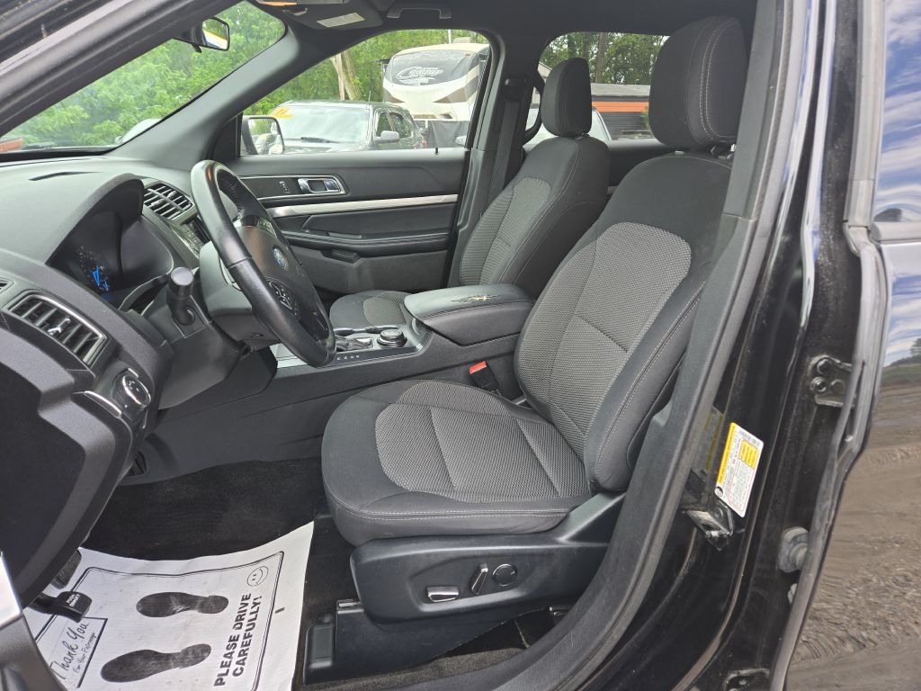 Photo 14 of this FORD EXPLORER