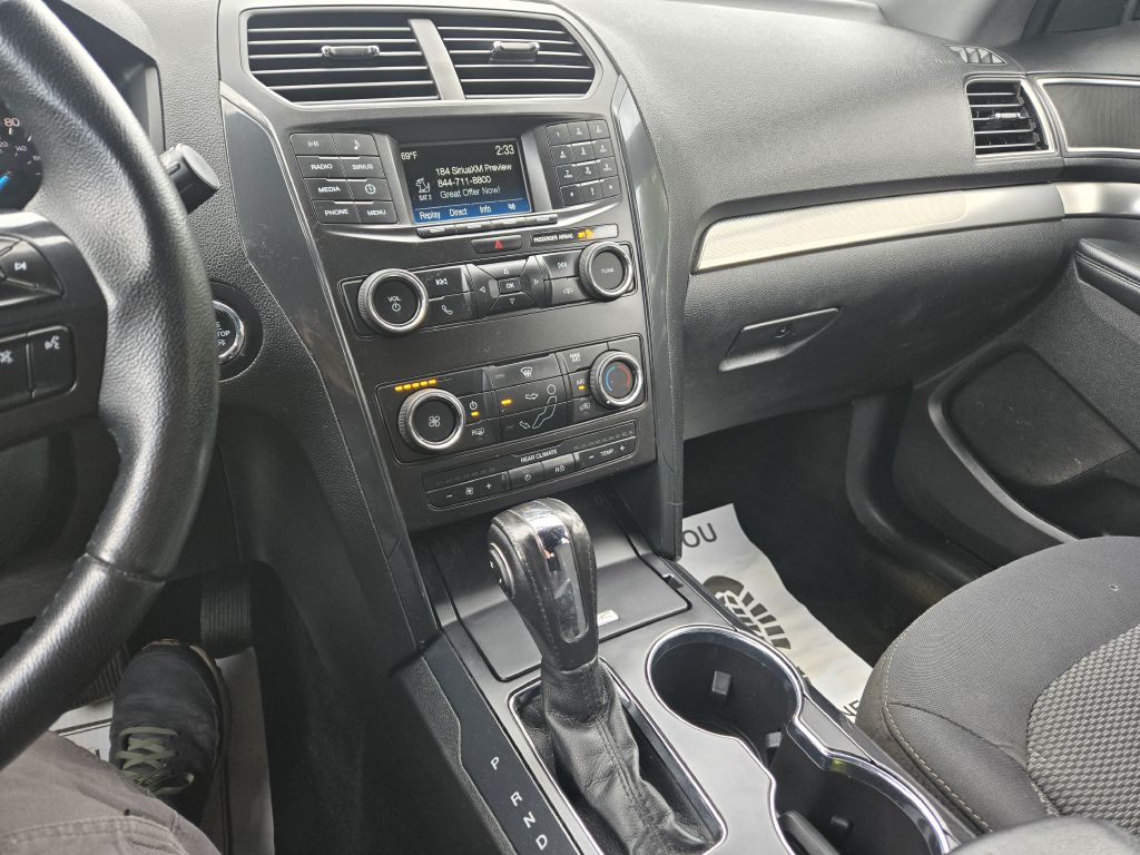 Photo 17 of this FORD EXPLORER