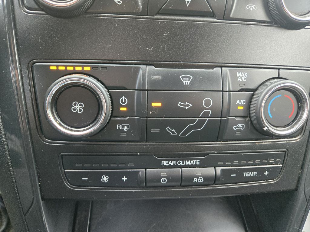 Photo 23 of this FORD EXPLORER