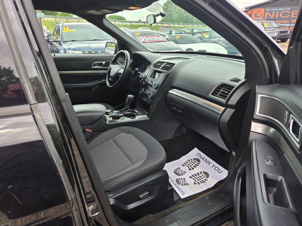 Photo 28 of this FORD EXPLORER