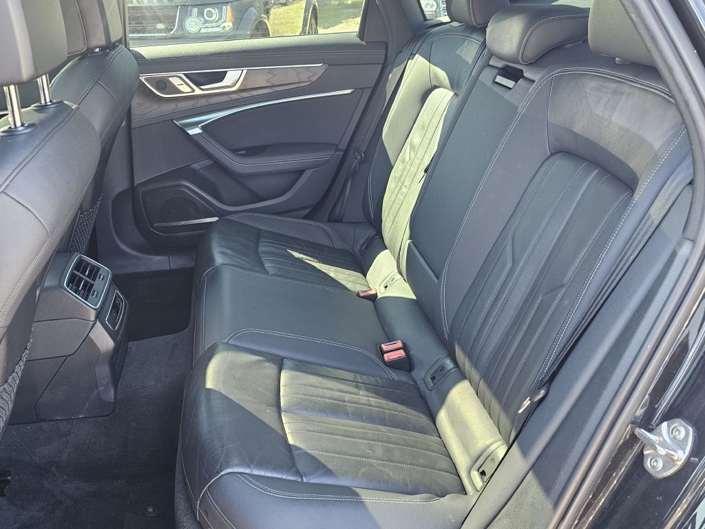 Photo 14 of this AUDI A6