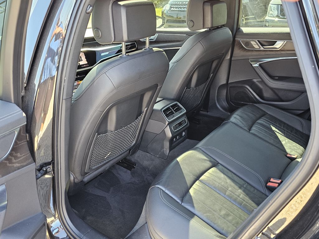 Photo 15 of this AUDI A6