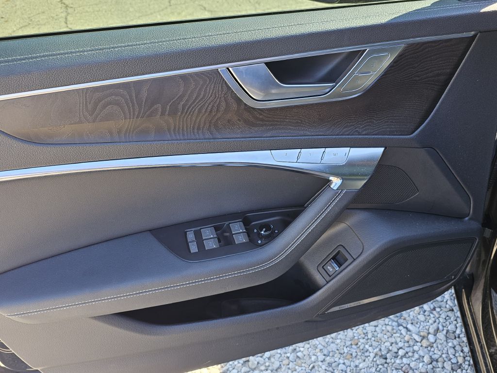 Photo 19 of this AUDI A6