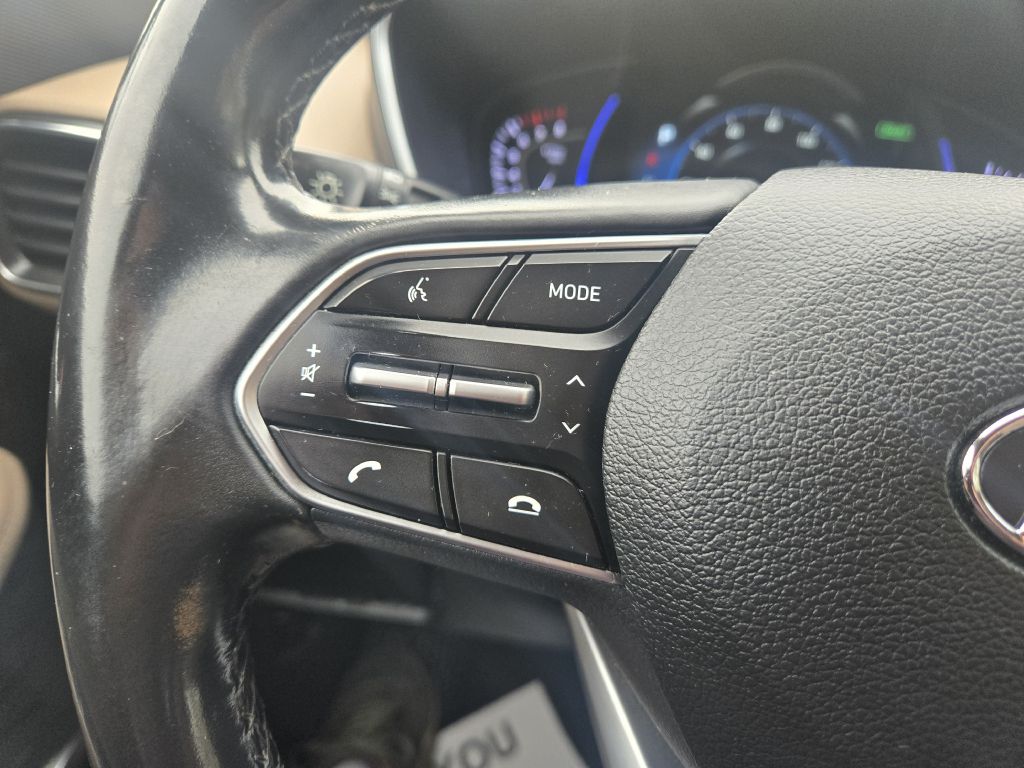 Photo 17 of this HYUNDAI SANTA FE