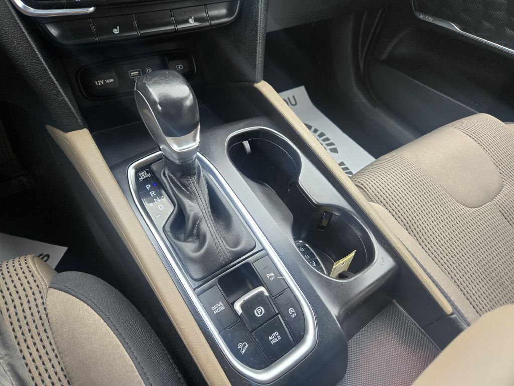 Photo 20 of this HYUNDAI SANTA FE