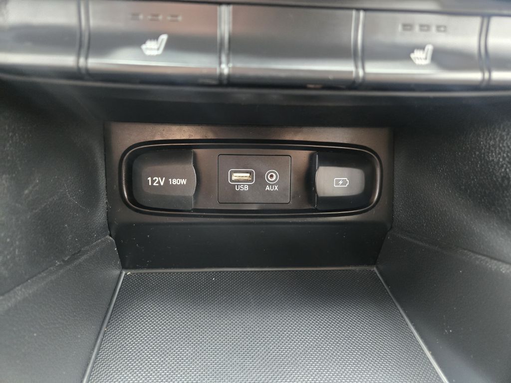 Photo 22 of this HYUNDAI SANTA FE