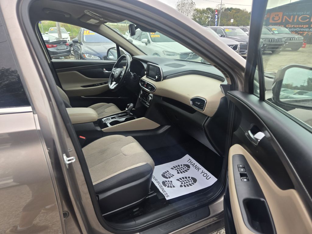 Photo 30 of this HYUNDAI SANTA FE