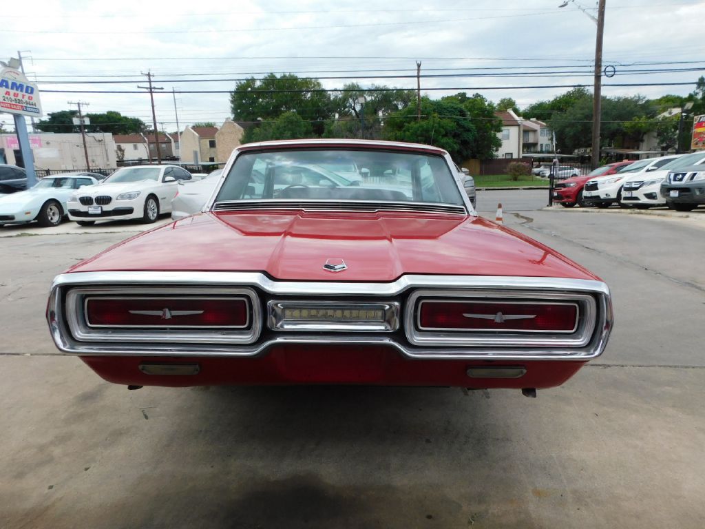 Photo 6 of this FORD THUNDERBIRD