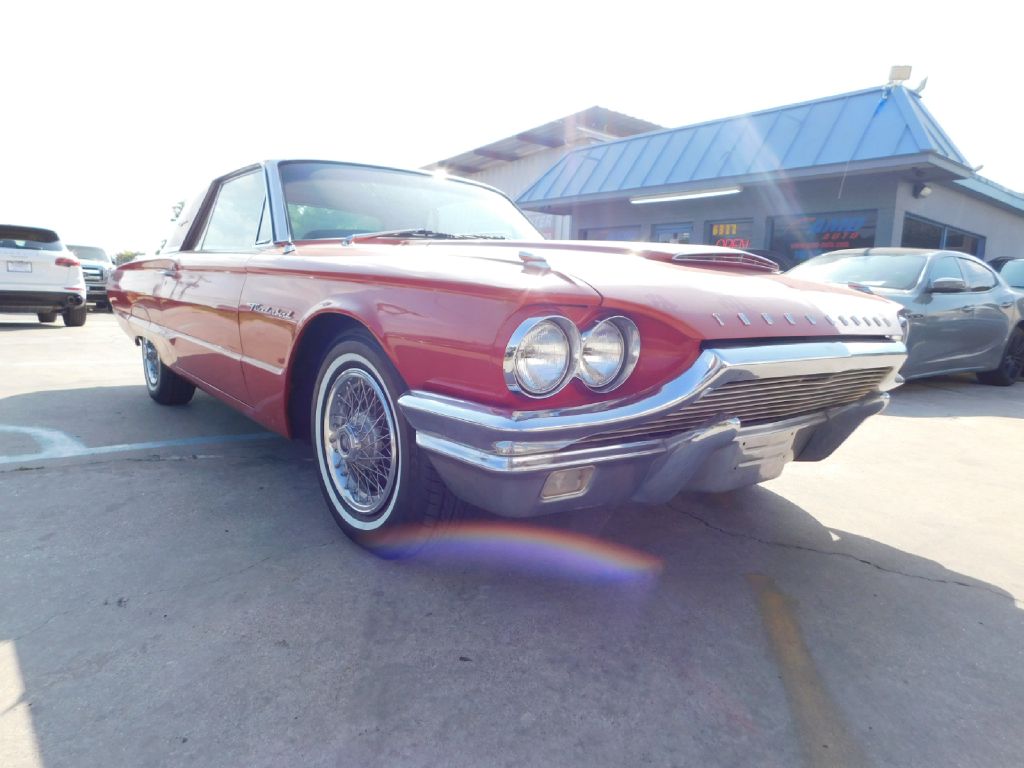 Photo 12 of this FORD THUNDERBIRD
