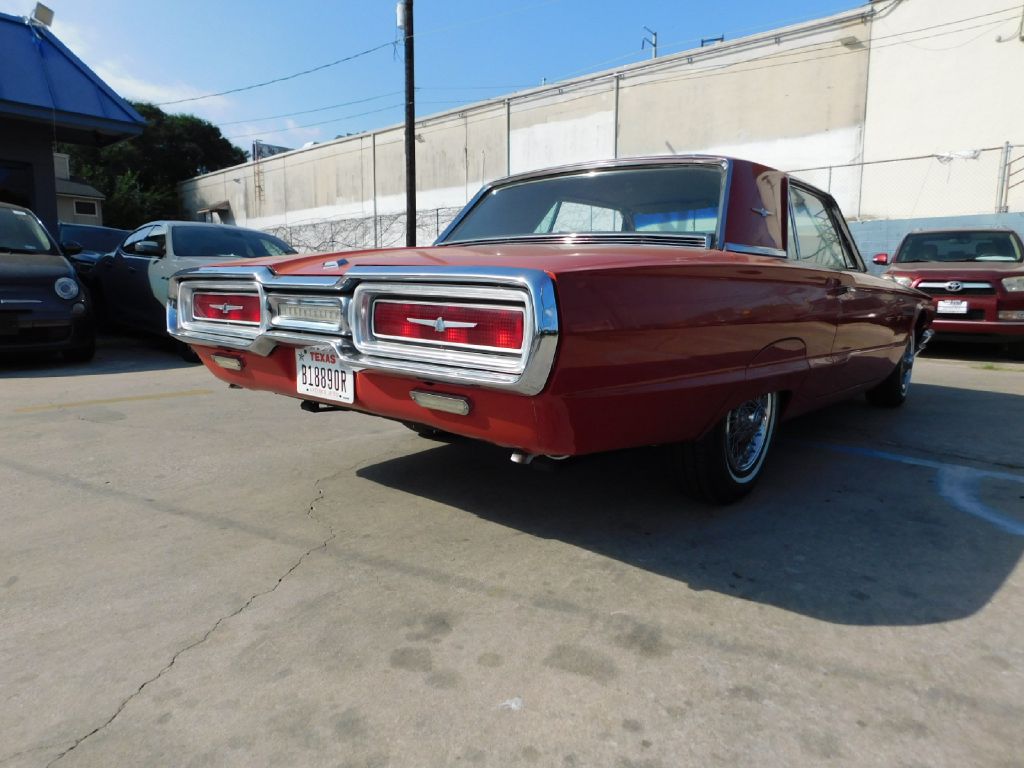 Photo 14 of this FORD THUNDERBIRD
