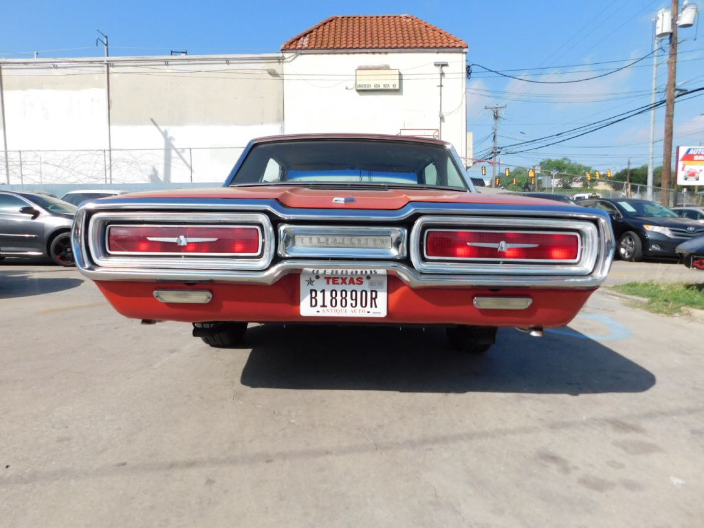 Photo 15 of this FORD THUNDERBIRD