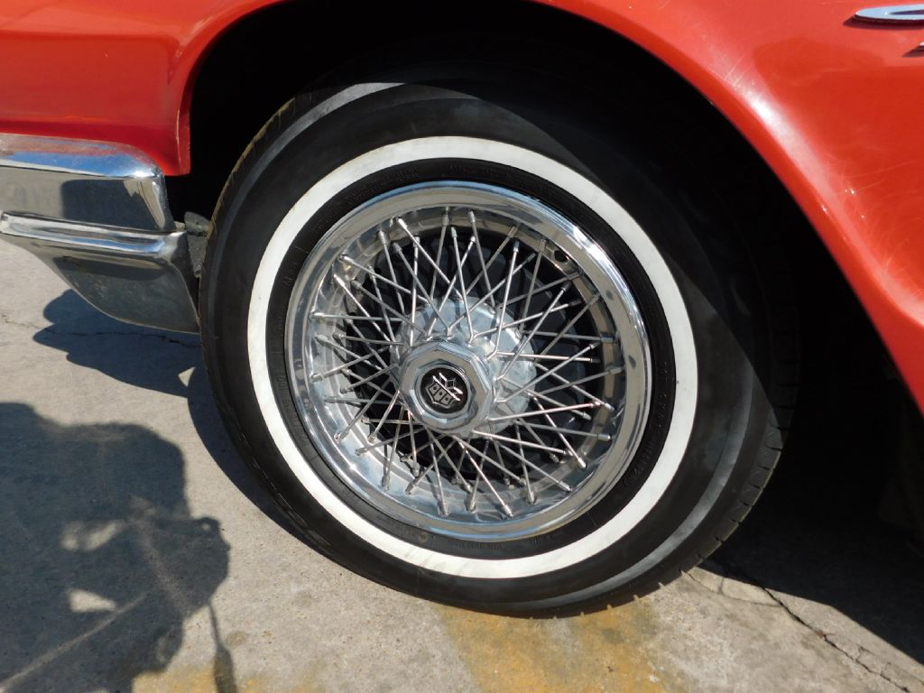 Photo 19 of this FORD THUNDERBIRD