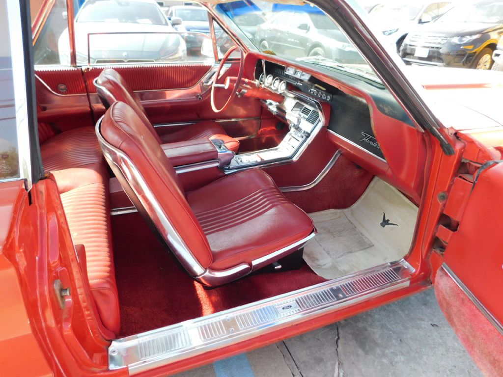 Photo 22 of this FORD THUNDERBIRD