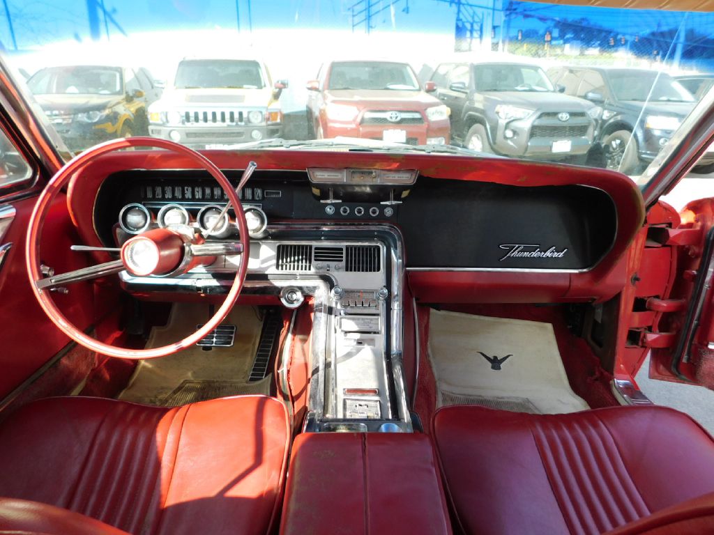 Photo 24 of this FORD THUNDERBIRD