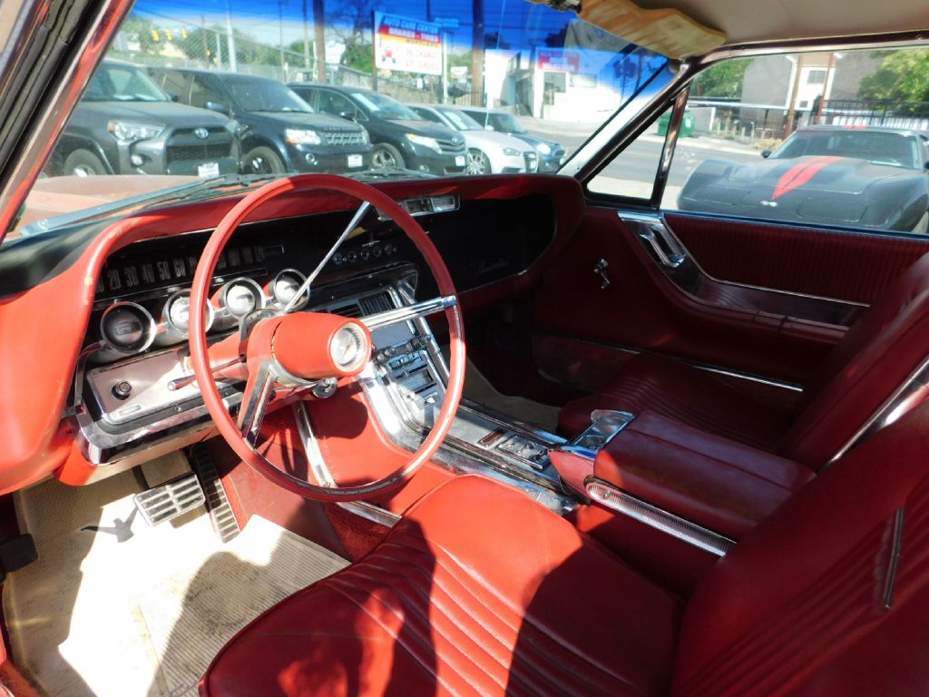Photo 26 of this FORD THUNDERBIRD