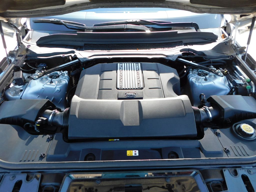 Photo 16 of this LAND ROVER RANGE ROVER SPO