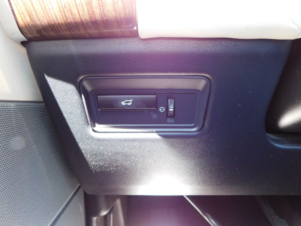Photo 30 of this LAND ROVER RANGE ROVER SPO