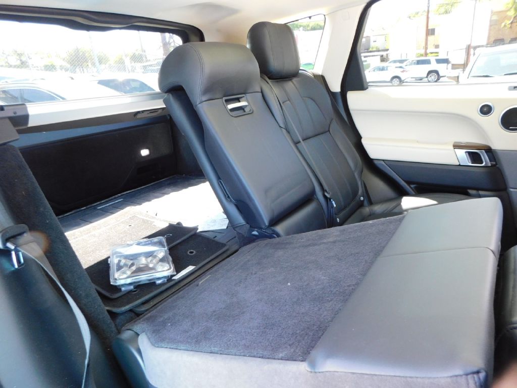 Photo 43 of this LAND ROVER RANGE ROVER SPO