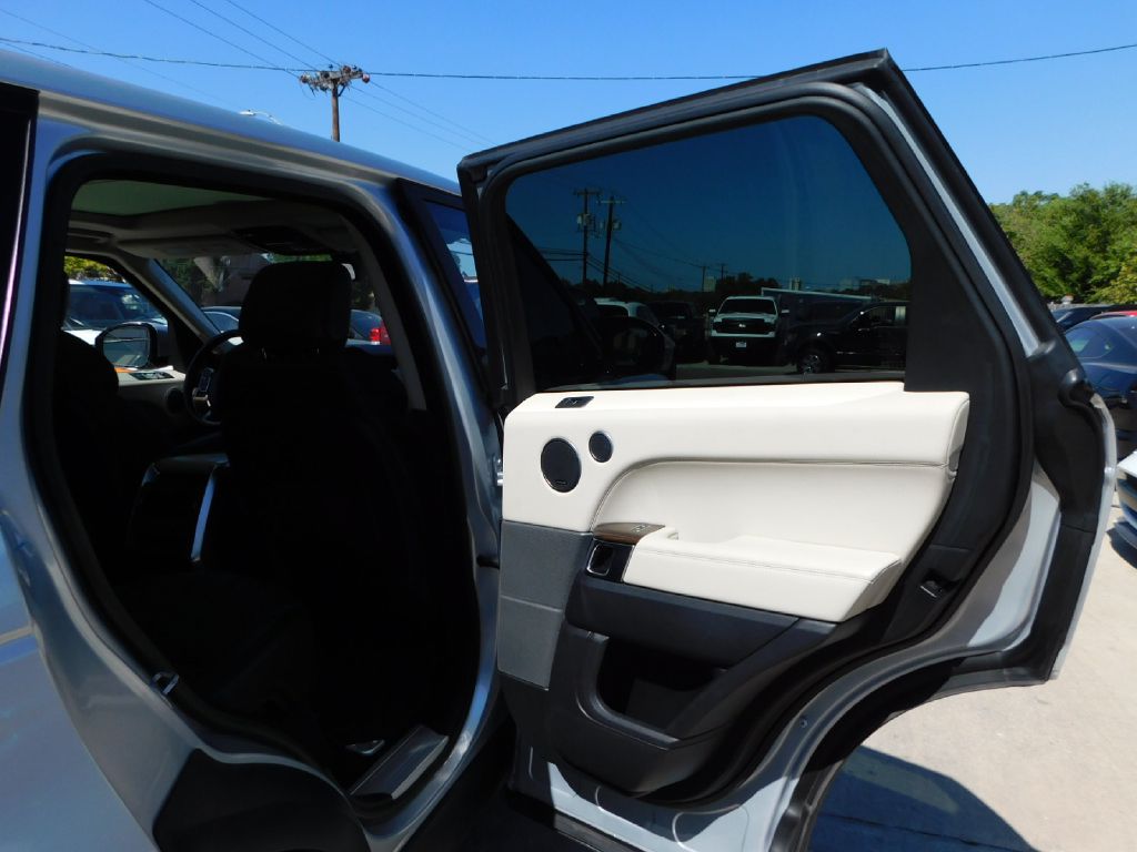 Photo 45 of this LAND ROVER RANGE ROVER SPO