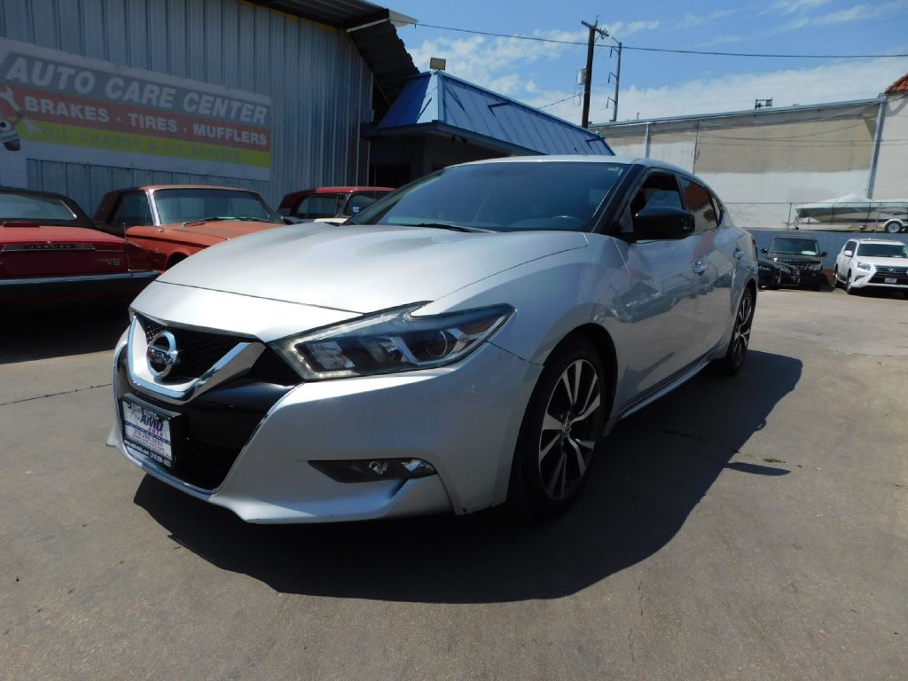 Used Car 2017 Nissan Maxima  3.5s For Sale Under $10,000 In San Antonio, Texas