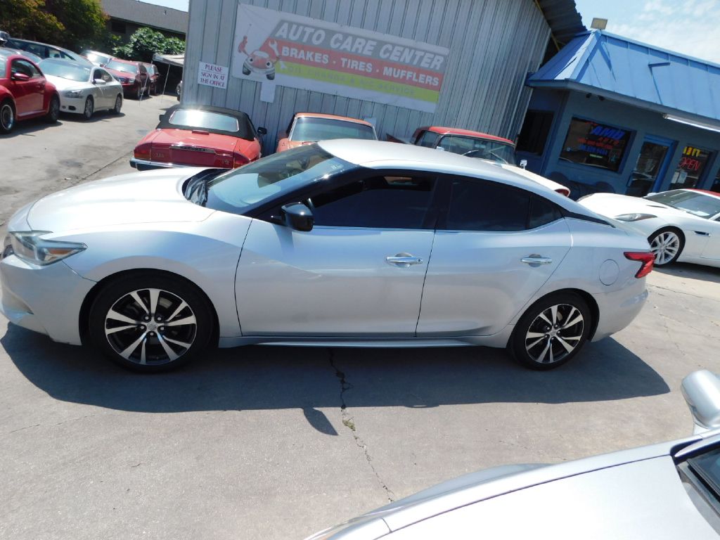 Used Car 2017 Nissan Maxima  3.5s For Sale Under $10,000 In San Antonio, Texas
