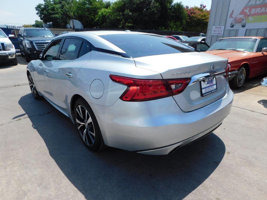 Used Car 2017 Nissan Maxima  3.5s For Sale Under $10,000 In San Antonio, Texas