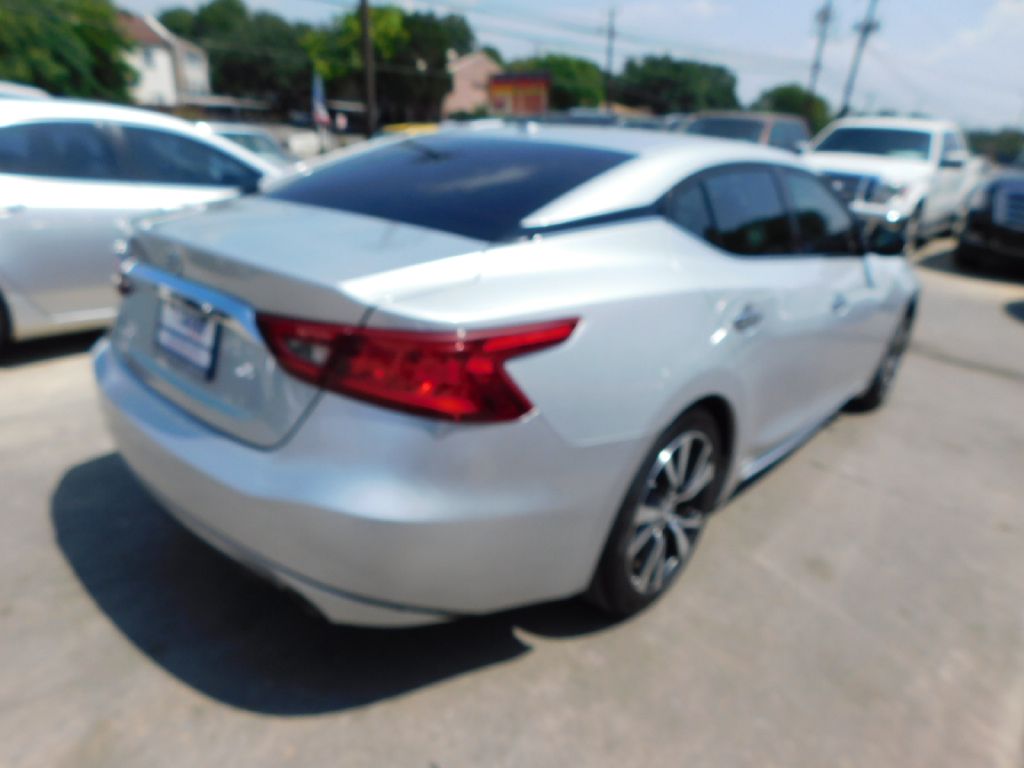 Used Car 2017 Nissan Maxima  3.5s For Sale Under $10,000 In San Antonio, Texas