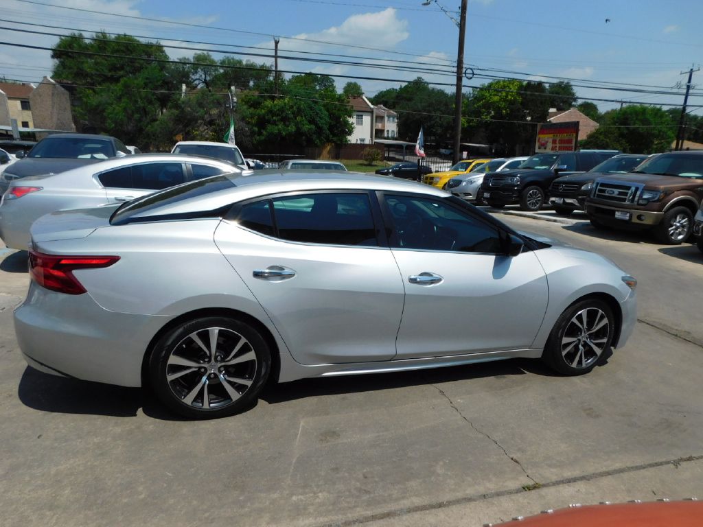 Used Car 2017 Nissan Maxima  3.5s For Sale Under $10,000 In San Antonio, Texas