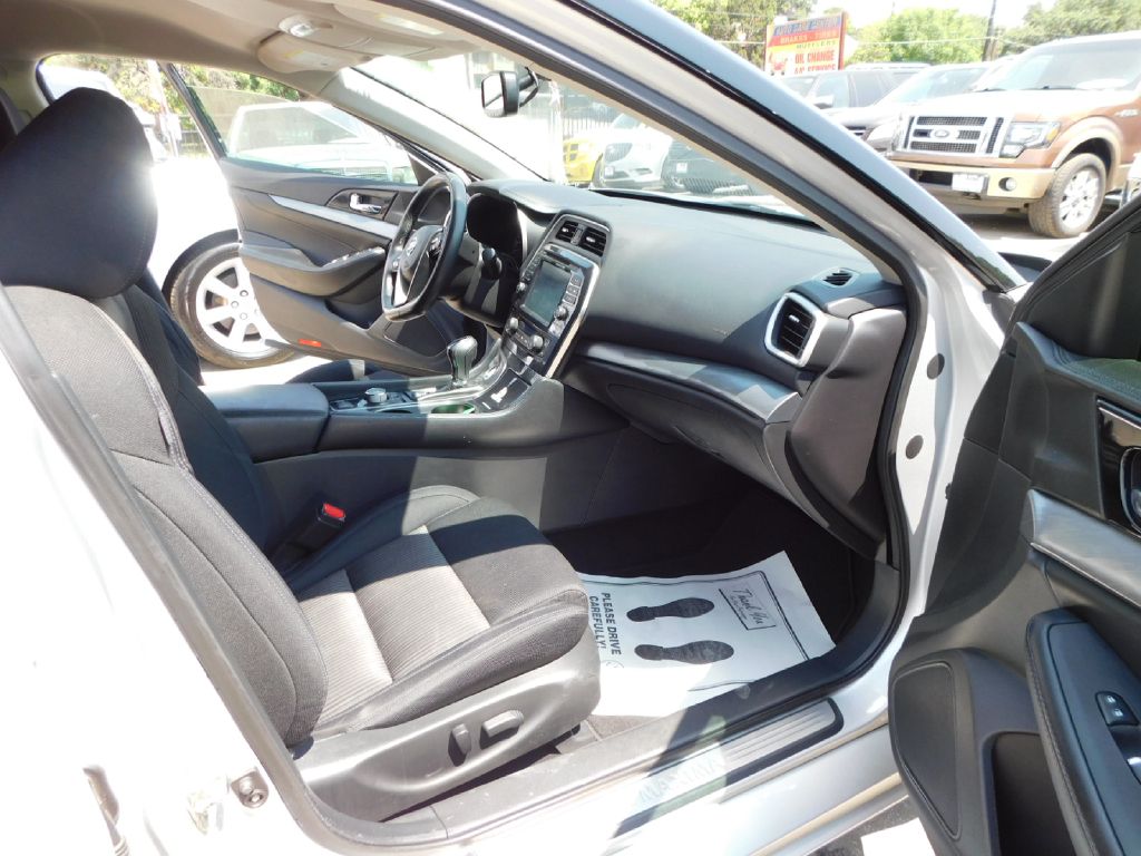 Used Car 2017 Nissan Maxima  3.5s For Sale Under $10,000 In San Antonio, Texas