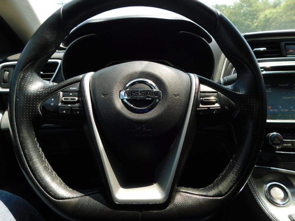 Used Car 2017 Nissan Maxima  3.5s For Sale Under $10,000 In San Antonio, Texas