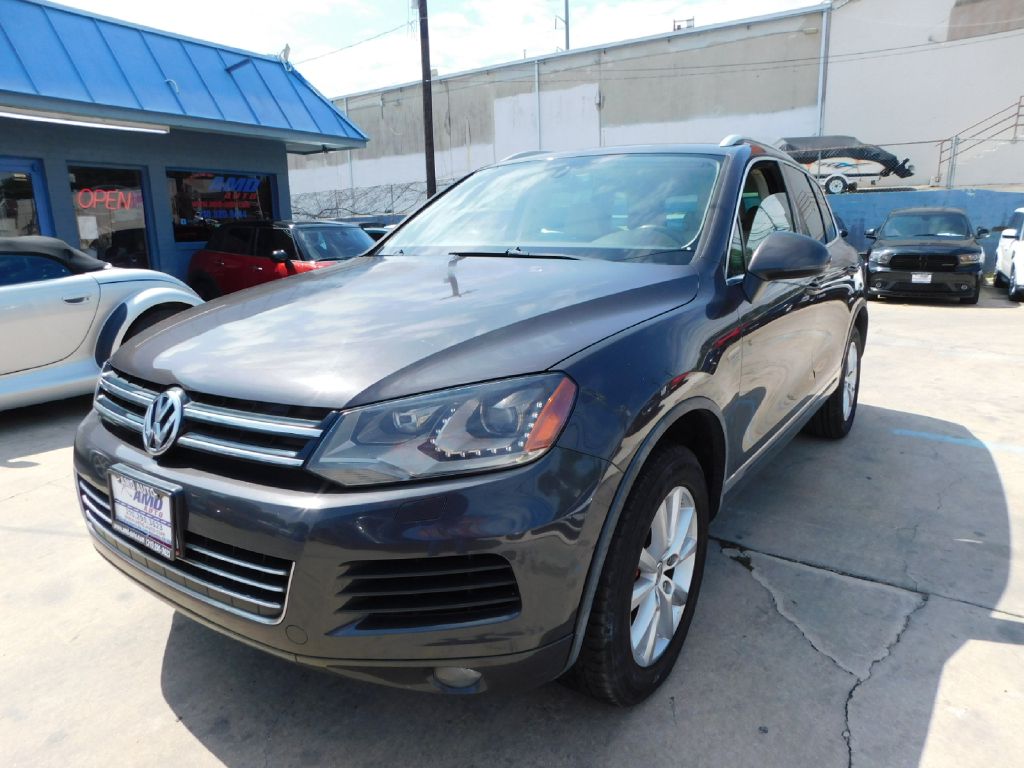 2013 Volkswagen Touareg  V6 In San Antonio, Texas
