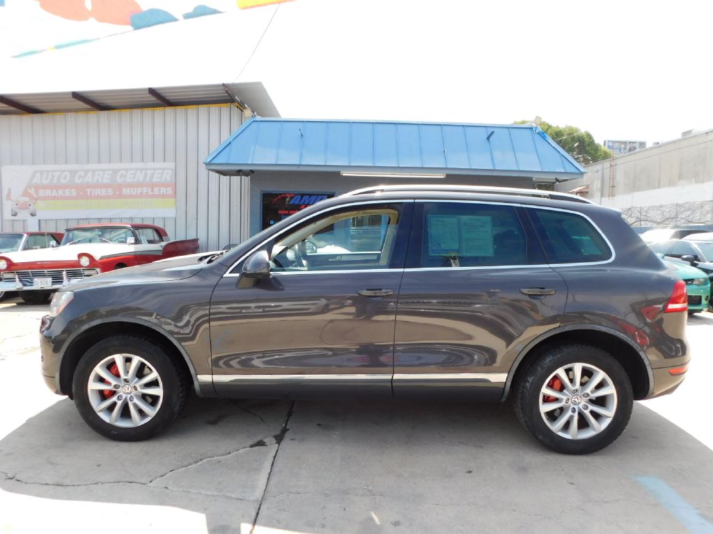 2013 Volkswagen Touareg  V6 In San Antonio, Texas