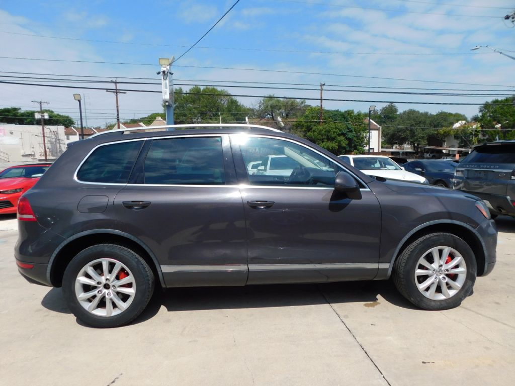 2013 Volkswagen Touareg  V6 In San Antonio, Texas